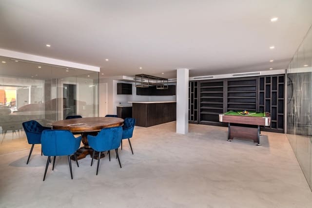 Chalet de 8 habitaciones en Nueva Andalucia, Marbella en venta con piscina garaje - 7.900.000 € (Ref: 7074811)