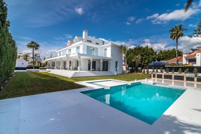 Chalet de 8 habitaciones en Nueva Andalucia, Marbella en venta con piscina garaje - 7.900.000 € (Ref: 7074811)