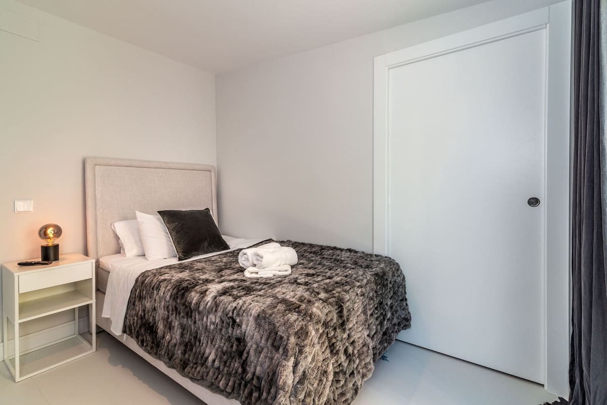 Chalet de 8 habitaciones en Nueva Andalucia en venta con piscina garaje - 7.900.000 € (Ref: 7074811)