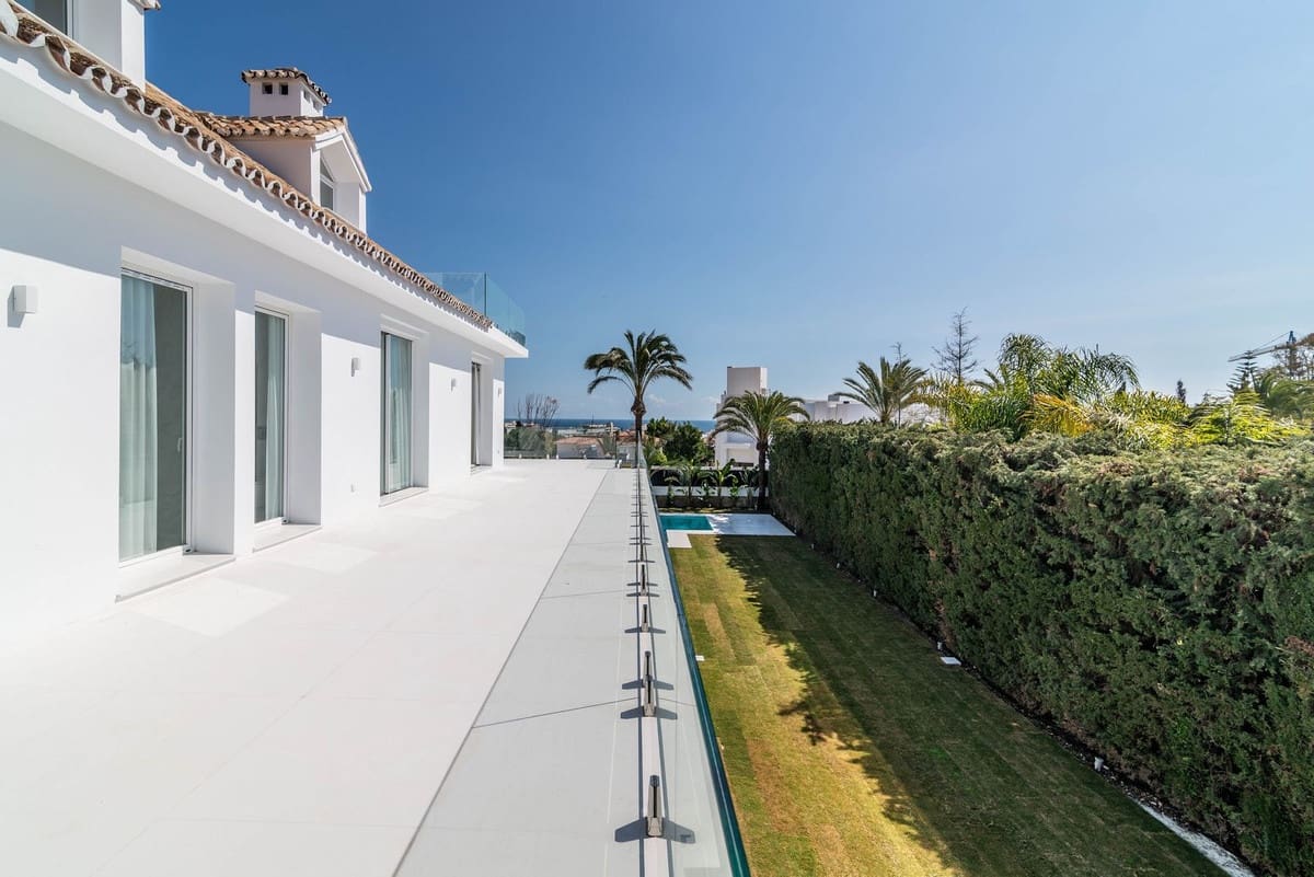 Chalet de 8 habitaciones en Nueva Andalucia en venta con piscina garaje - 7.900.000 € (Ref: 7074811)