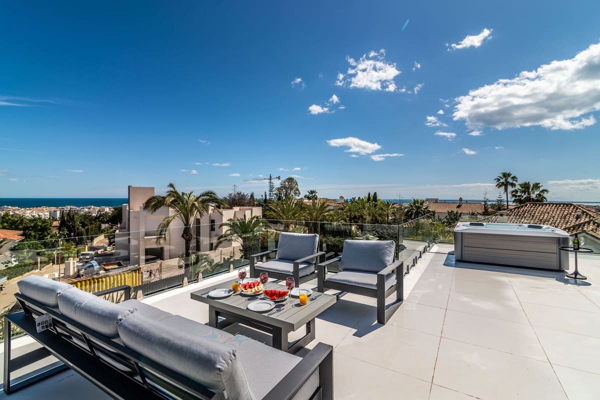 8 quarto Moradia para venda em Nueva Andalucia com piscina garagem - 7 900 000 € (Ref: 7074811)