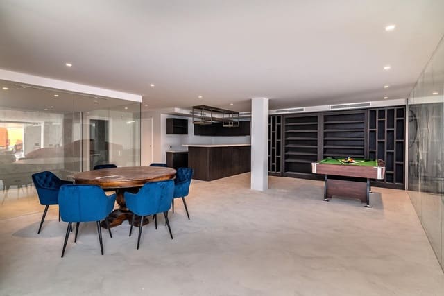 8 soveværelse Villa til salg i Nueva Andalucia, Marbella med swimmingpool garage - € 7.900.000 (Ref: 7074811)