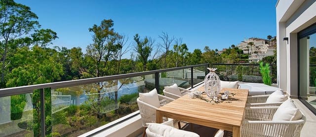 2 bedroom Apartment for sale in Nueva Andalucia, Marbella with pool garage - € 1,015,000 (Ref: 7088064)