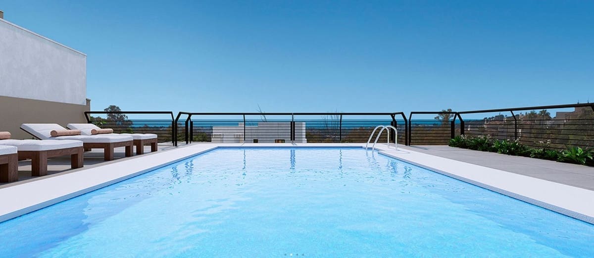 Apartamento de 2 habitaciones en Nueva Andalucia en venta con piscina garaje - 1.015.000 € (Ref: 7088064)