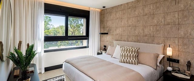 2 sypialnia Apartament na sprzedaż w Nueva Andalucia, Marbella z basenem garażem - 1 015 000 € (Ref: 7088064)