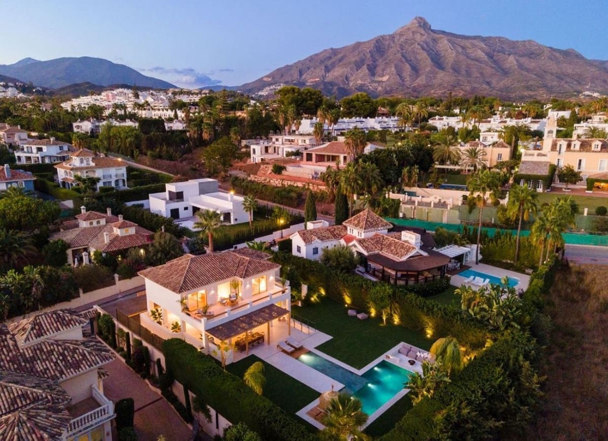 5 bedroom Villa for sale in Nueva Andalucia with pool garage - € 3,795,000 (Ref: 7141265)