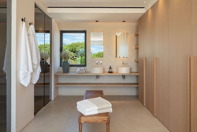 5 bedroom Villa for sale in Nueva Andalucia, Marbella with pool garage - € 3,795,000 (Ref: 7141265)