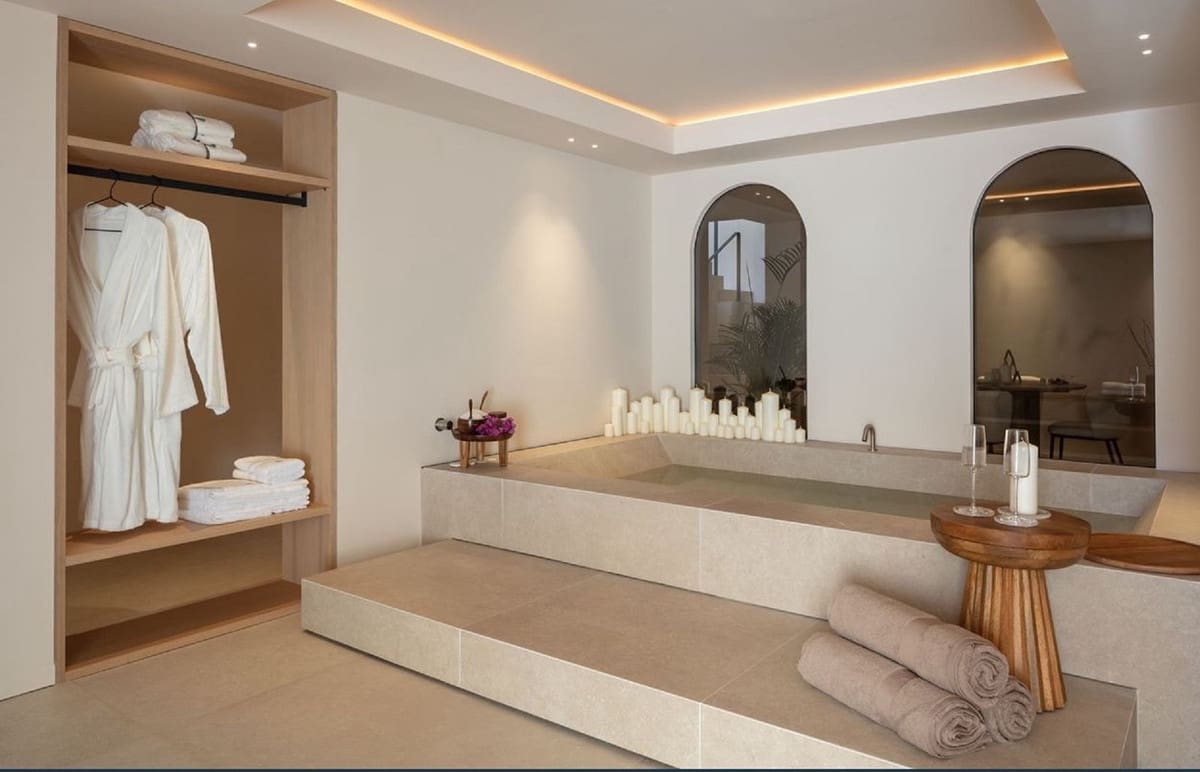 Chalet de 5 habitaciones en Nueva Andalucia en venta con piscina garaje - 3.795.000 € (Ref: 7141265)