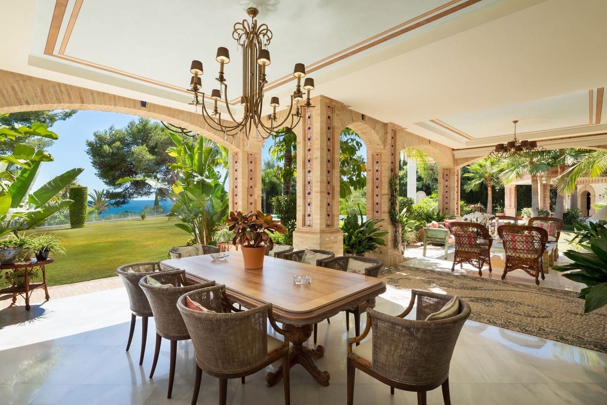 7 sypialnia Willa na sprzedaż w Marbella z basenem garażem - 10 900 000 € (Ref: 7143824)