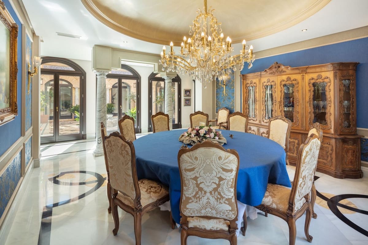 7 sypialnia Willa na sprzedaż w Marbella z basenem garażem - 10 900 000 € (Ref: 7143824)