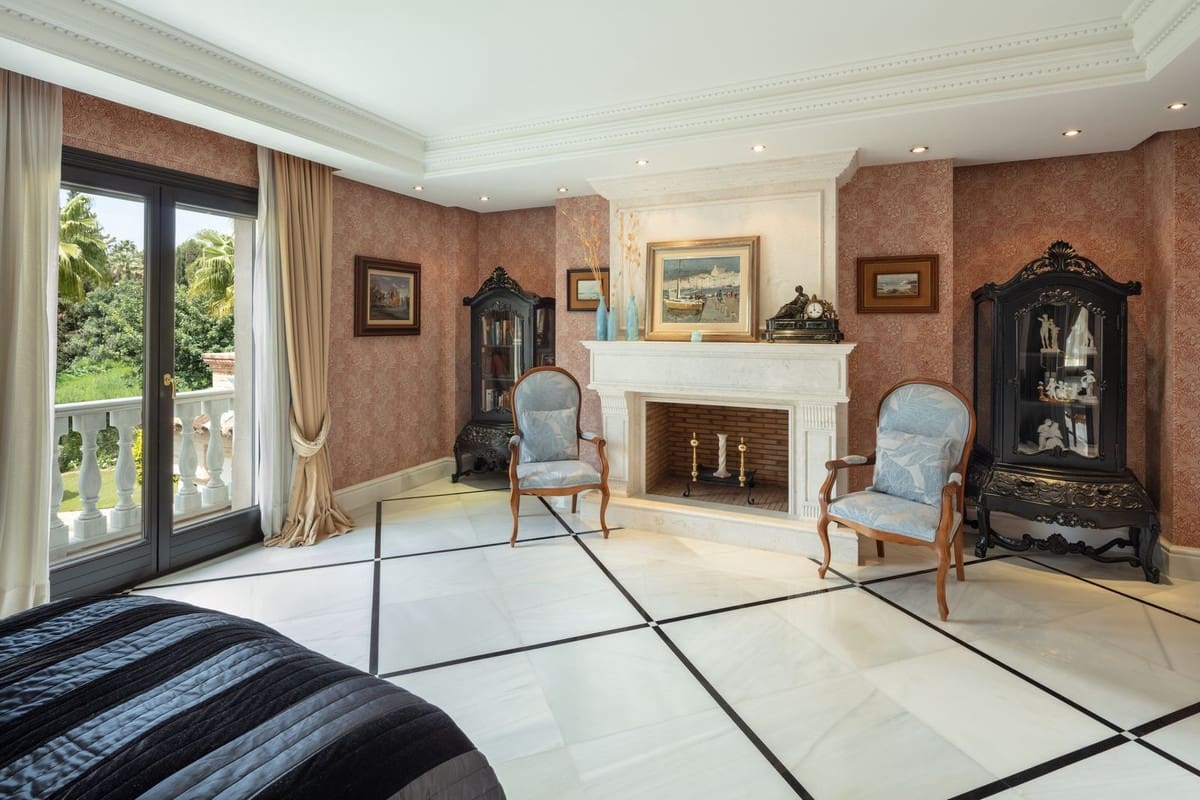 7 sypialnia Willa na sprzedaż w Marbella z basenem garażem - 10 900 000 € (Ref: 7143824)