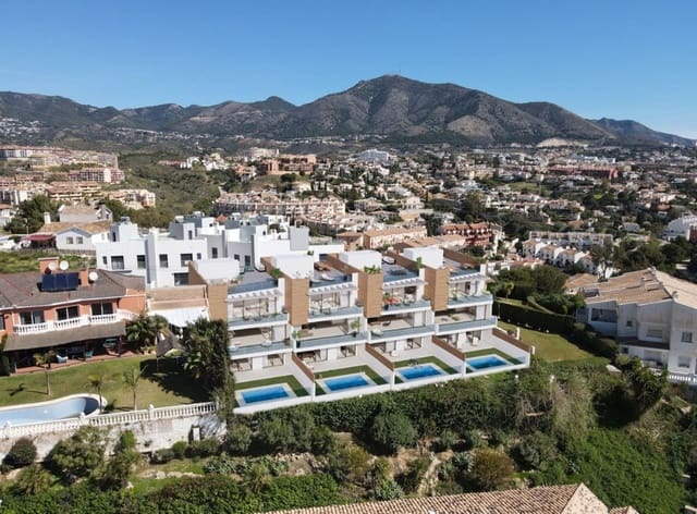 3 soveværelse Semi-Rækkehus til salg i Fuengirola med swimmingpool garage - € 1.350.000 (Ref: 7181071)