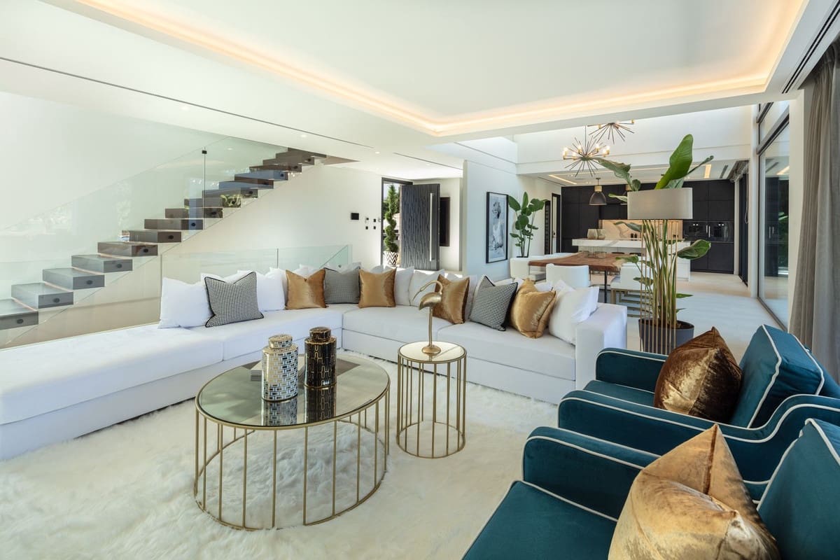 6 bedroom Villa for sale in Nueva Andalucia with pool garage - € 6,995,000 (Ref: 7219377)