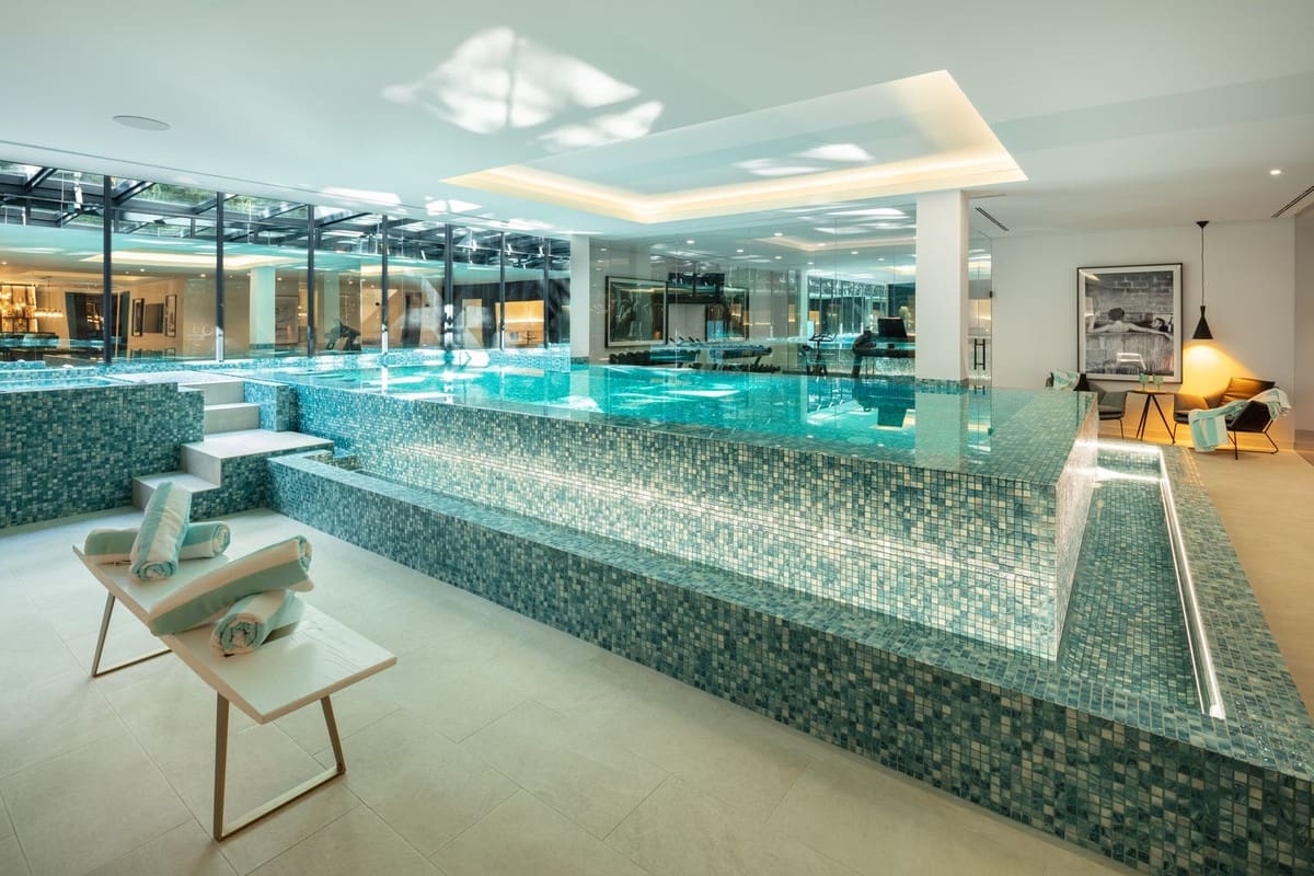 6 bedroom Villa for sale in Nueva Andalucia with pool garage - € 6,995,000 (Ref: 7219377)