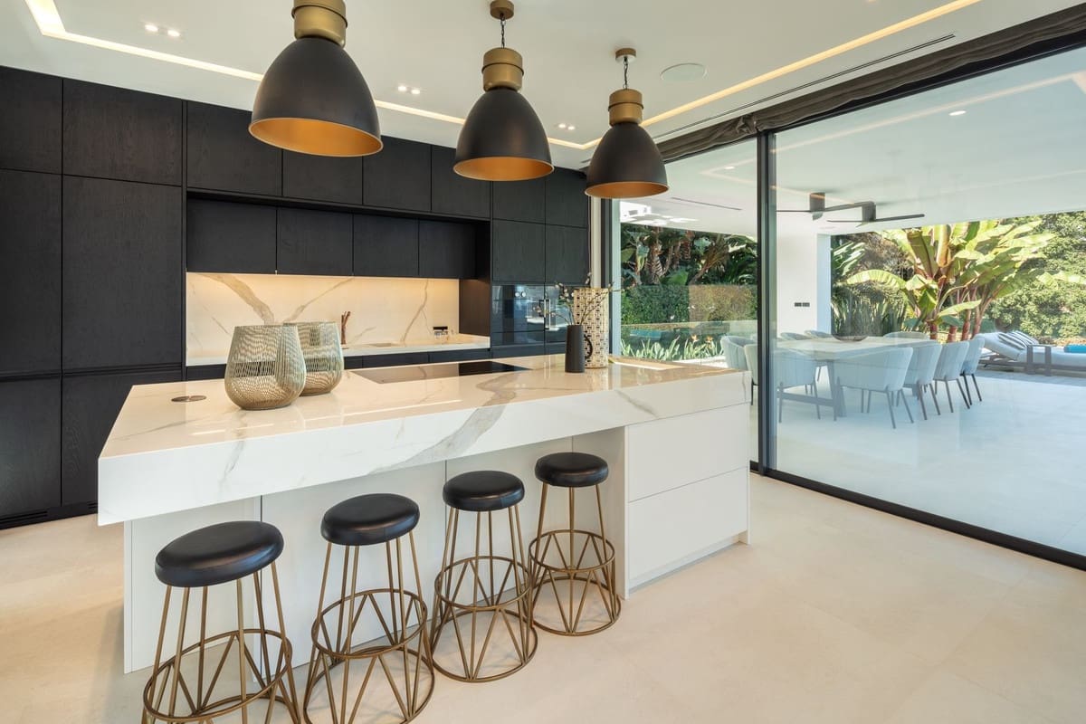 6 sovrum Villa till salu i Nueva Andalucia med pool garage - 6 995 000 € (Ref: 7219377)