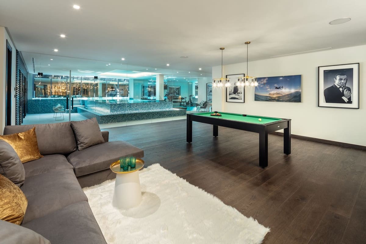 6 sovrum Villa till salu i Nueva Andalucia med pool garage - 6 995 000 € (Ref: 7219377)