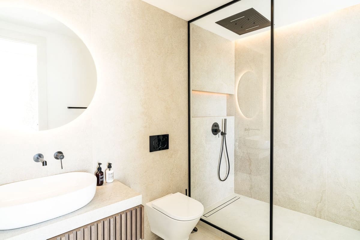 Apartamento de 3 habitaciones en Benahavís en venta con piscina garaje - 995.000 € (Ref: 7224553)