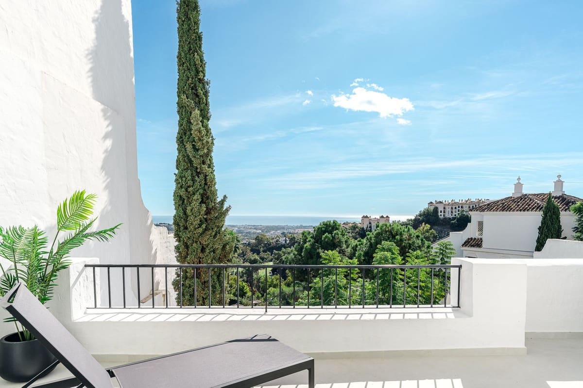 Apartamento de 3 habitaciones en Benahavís en venta con piscina garaje - 995.000 € (Ref: 7224553)