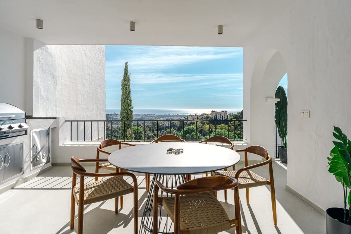 Apartamento de 3 habitaciones en Benahavís en venta con piscina garaje - 995.000 € (Ref: 7224553)