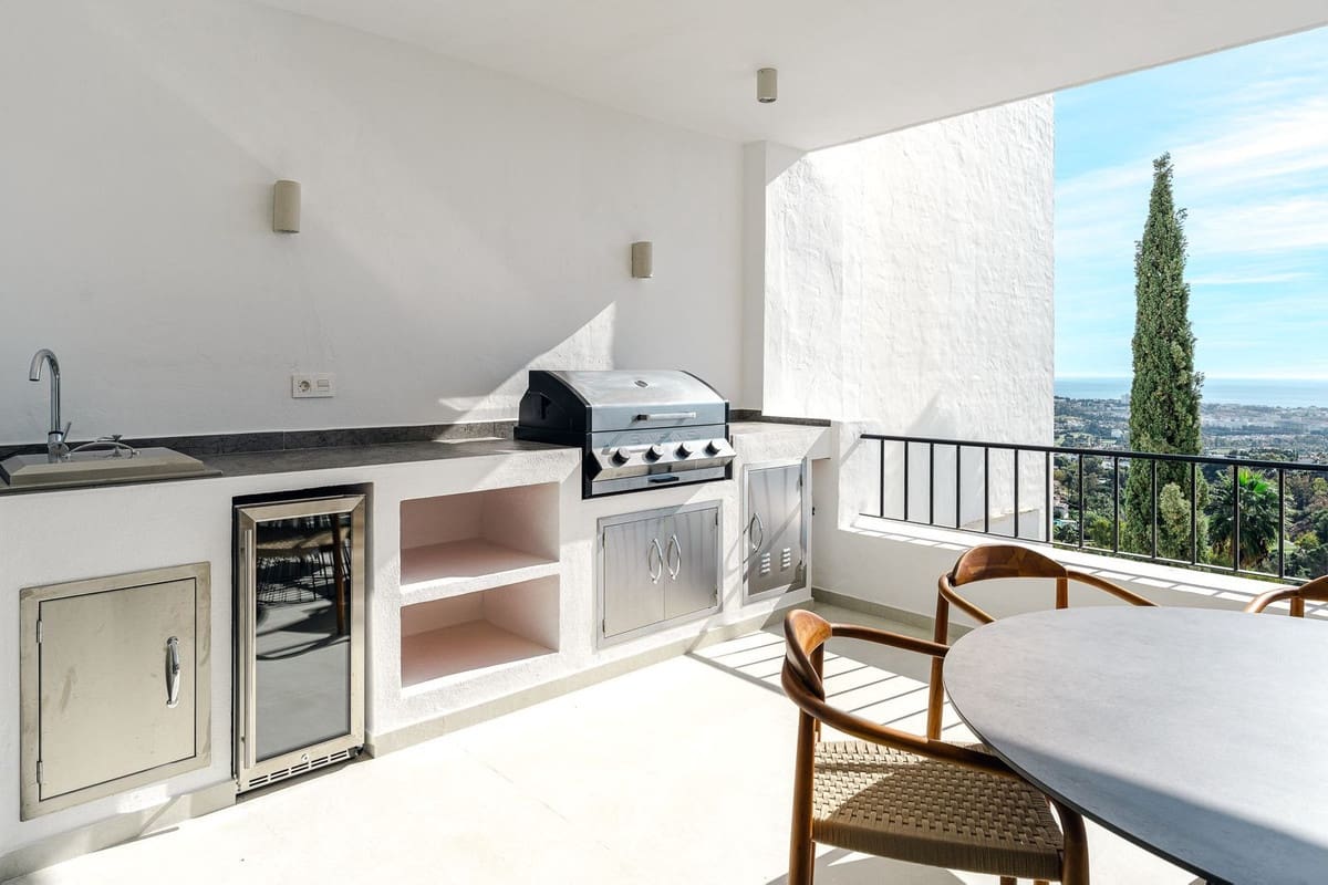 3 sovrum Lägenhet till salu i Benahavis med pool garage - 995 000 € (Ref: 7224553)