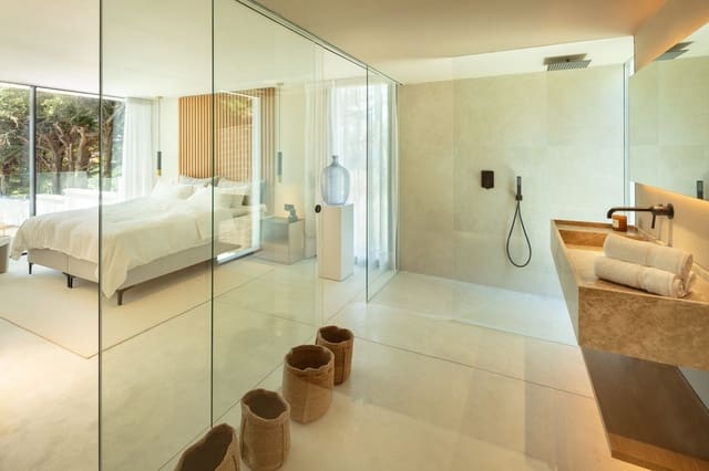 4 bedroom Villa for sale in Nueva Andalucia, Marbella with pool garage - € 3,550,000 (Ref: 7237409)