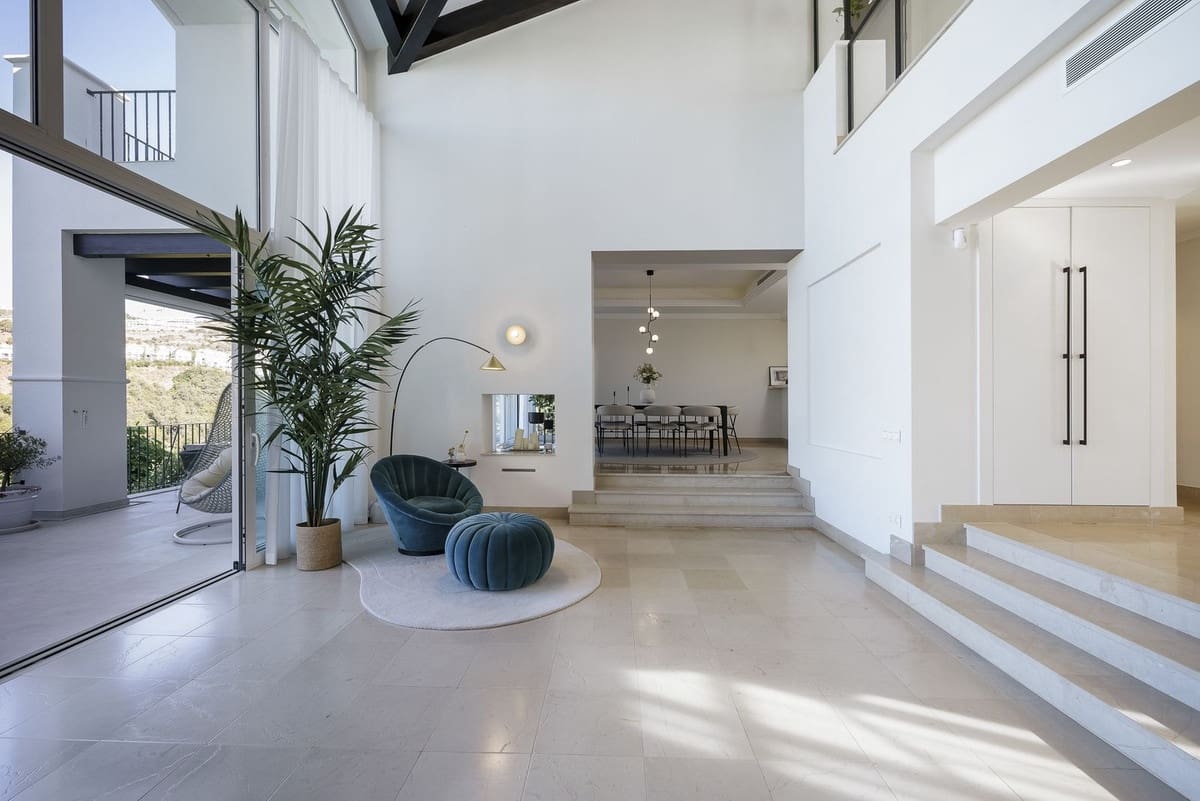 7 bedroom Villa for sale in Benahavis with pool garage - € 5,950,000 (Ref: 7302645)