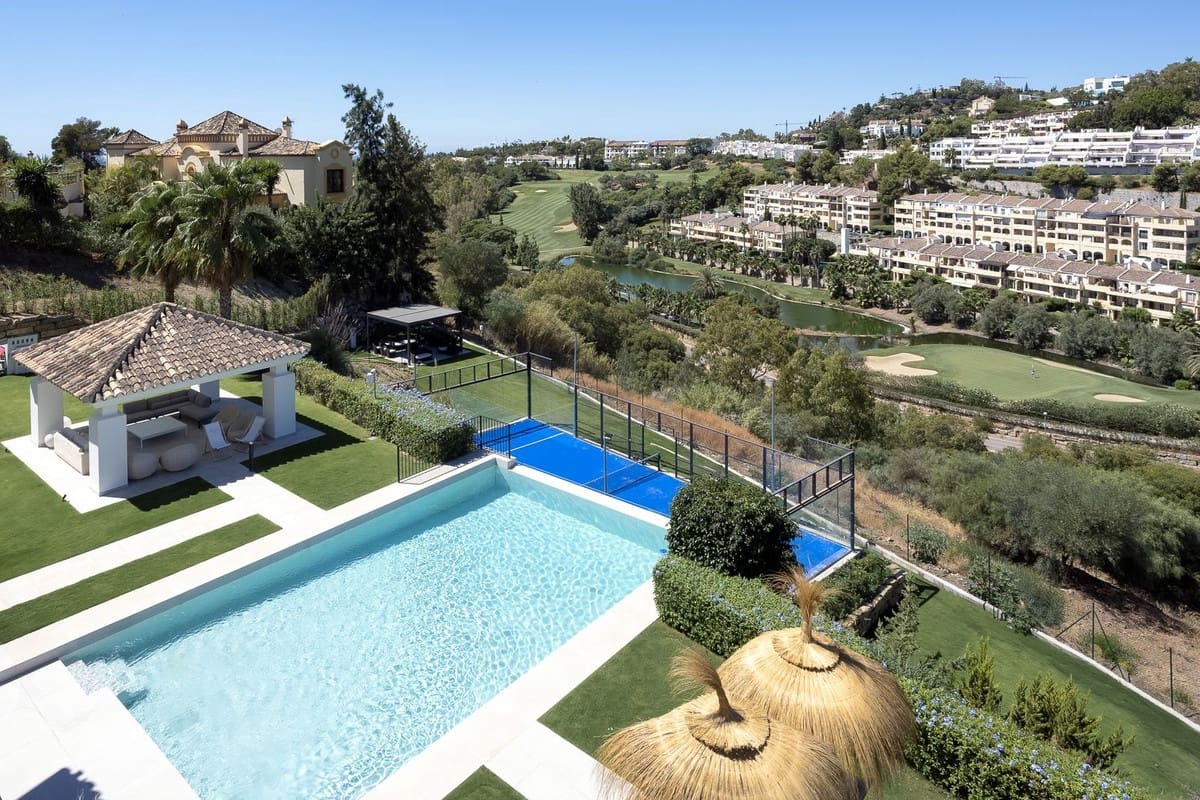 7 bedroom Villa for sale in Benahavis with pool garage - € 5,950,000 (Ref: 7302645)