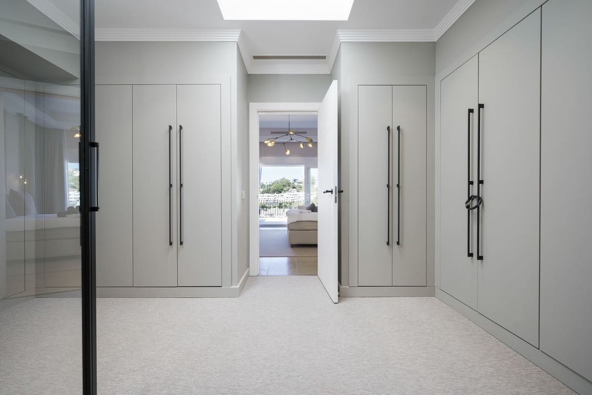 7 bedroom Villa for sale in Benahavis with pool garage - € 5,950,000 (Ref: 7302645)