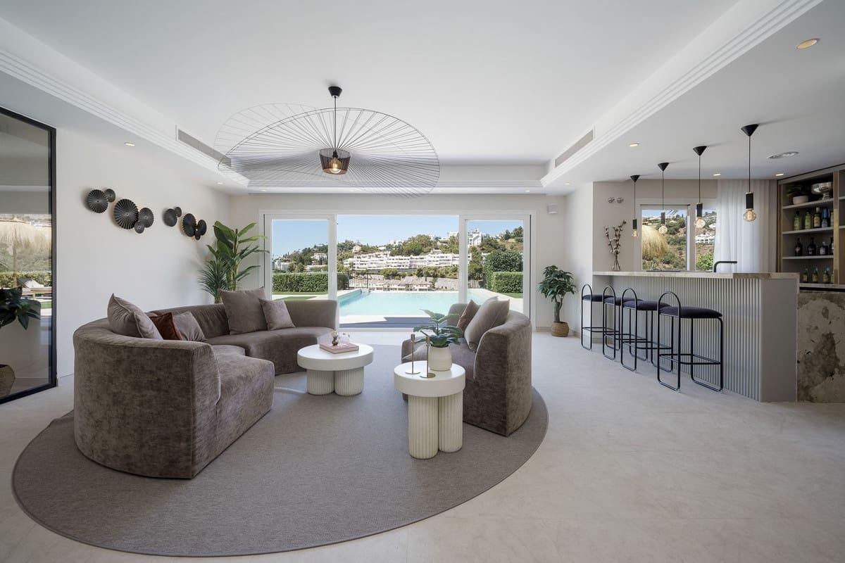 7 bedroom Villa for sale in Benahavis with pool garage - € 5,950,000 (Ref: 7302645)