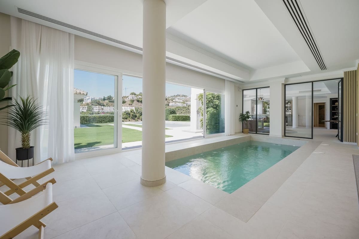 7 bedroom Villa for sale in Benahavis with pool garage - € 5,950,000 (Ref: 7302645)