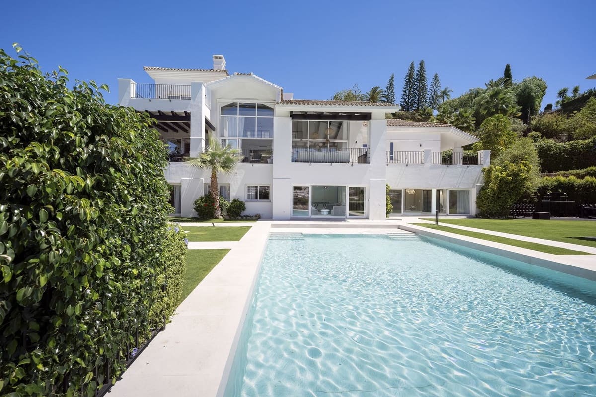 7 bedroom Villa for sale in Benahavis with pool garage - € 5,950,000 (Ref: 7302645)