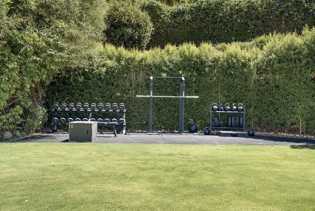 7 bedroom Villa for sale in Benahavís with pool garage - € 5,950,000 (Ref: 7302645)