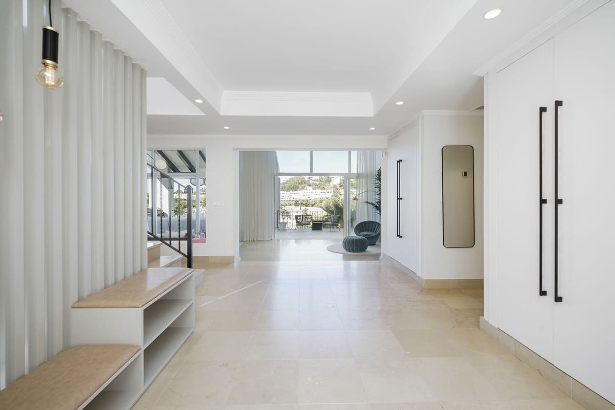 7 bedroom Villa for sale in Benahavis with pool garage - € 5,950,000 (Ref: 7302645)