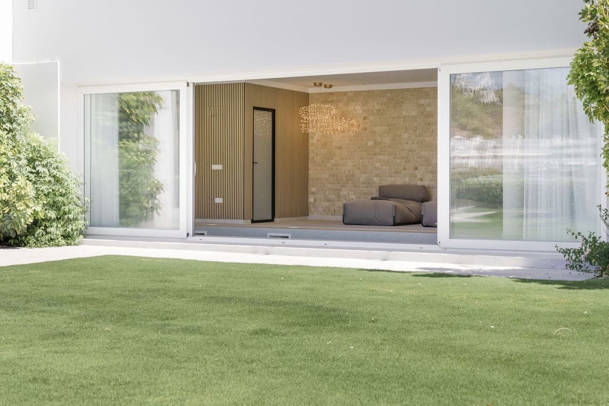 7 bedroom Villa for sale in Benahavis with pool garage - € 5,950,000 (Ref: 7302645)