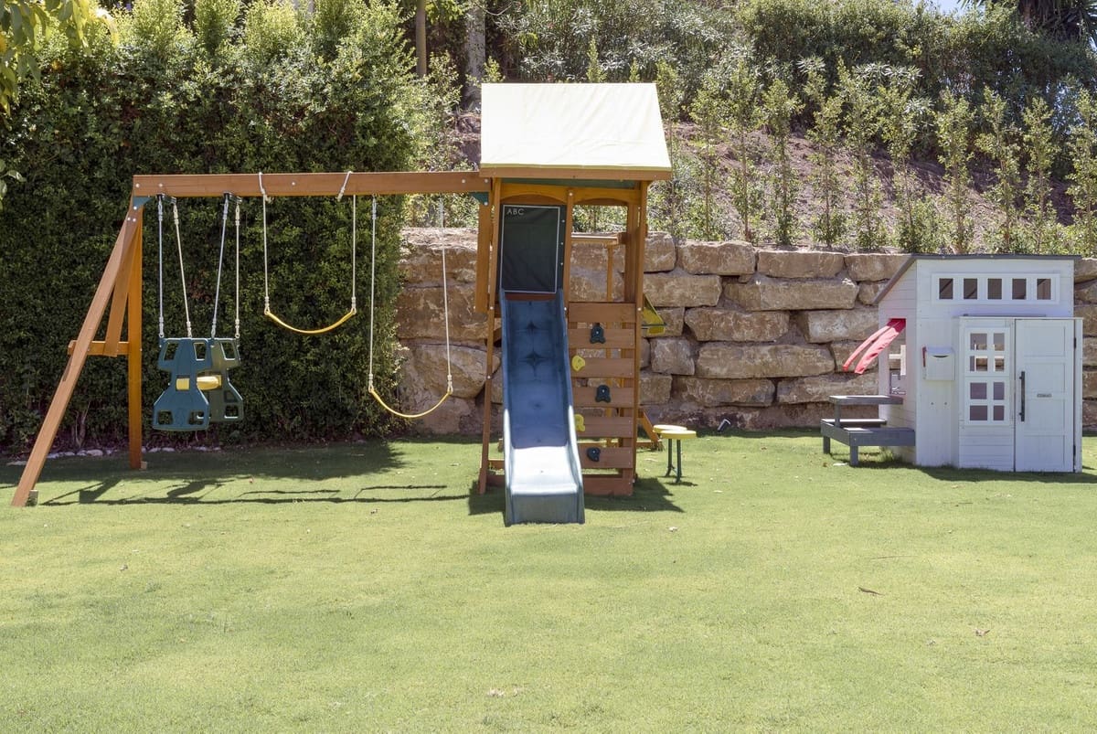 7 bedroom Villa for sale in Benahavis with pool garage - € 5,950,000 (Ref: 7302645)