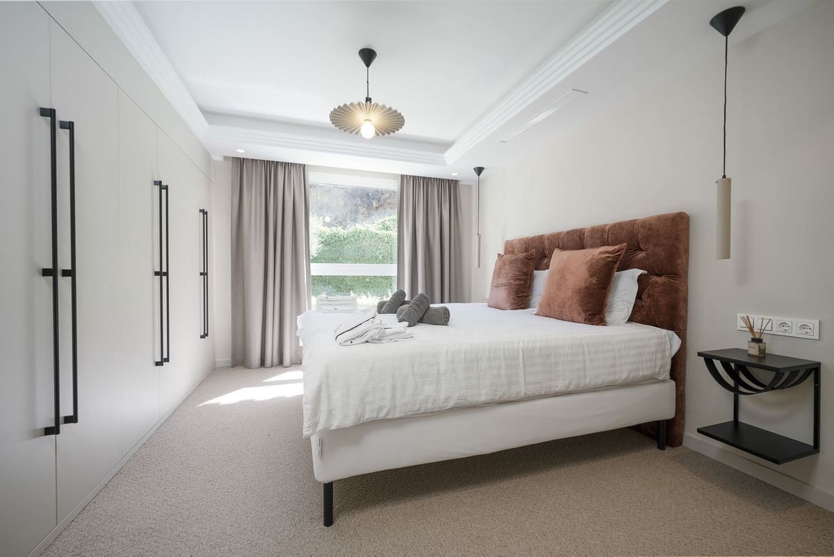 7 bedroom Villa for sale in Benahavis with pool garage - € 5,950,000 (Ref: 7302645)