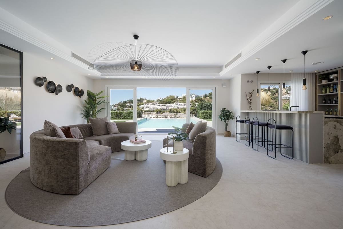 7 bedroom Villa for sale in Benahavis with pool garage - € 5,950,000 (Ref: 7302645)