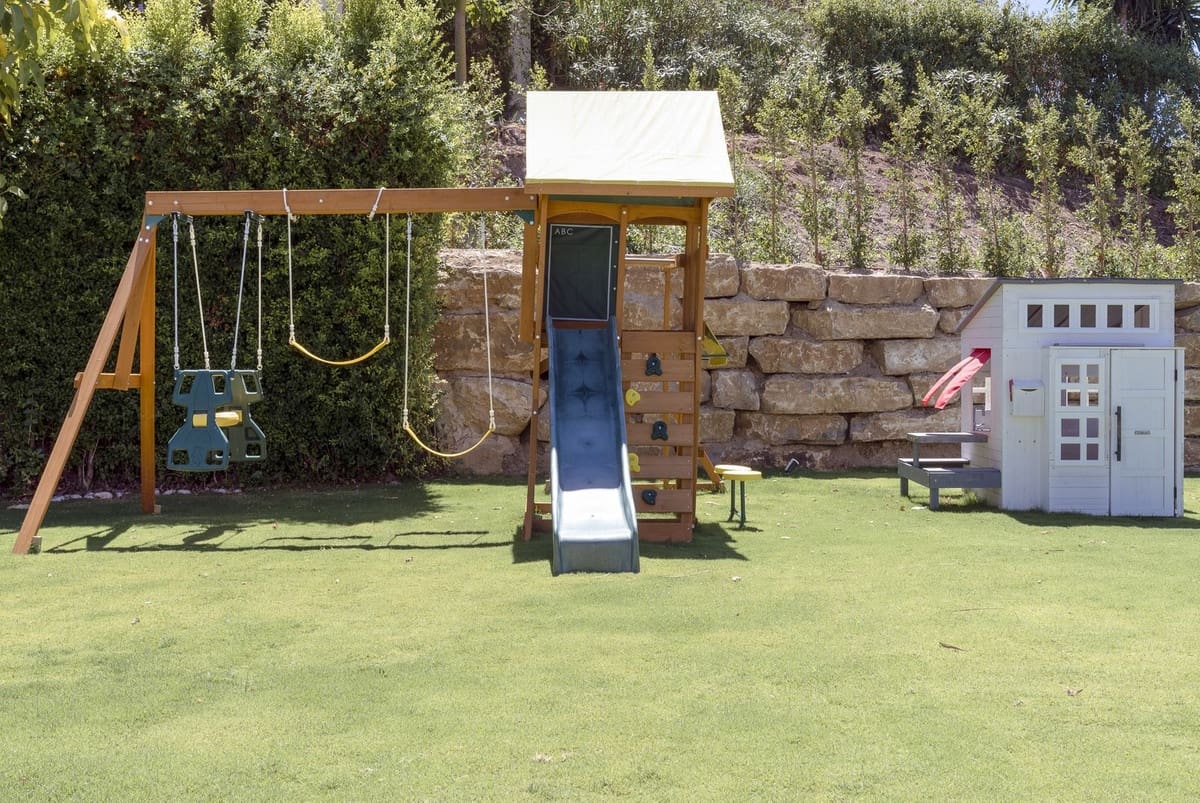 7 bedroom Villa for sale in Benahavis with pool garage - € 5,950,000 (Ref: 7302645)