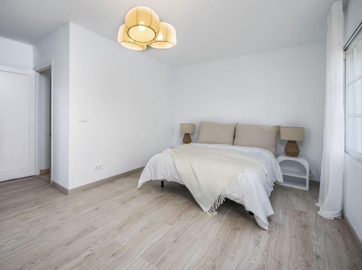 5 slaapkamer Villa te koop in Nueva Andalucia met zwembad garage - € 2.300.000 (Ref: 7306573)