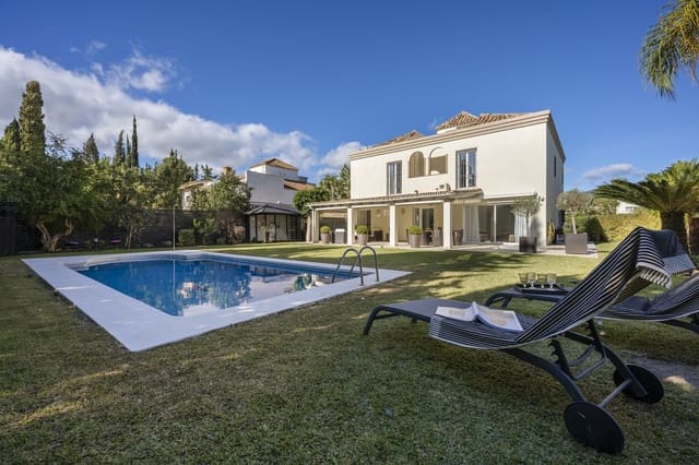 5 sovrum Villa till salu i Nueva Andalucia, Marbella med pool garage - 2 300 000 € (Ref: 7306573)