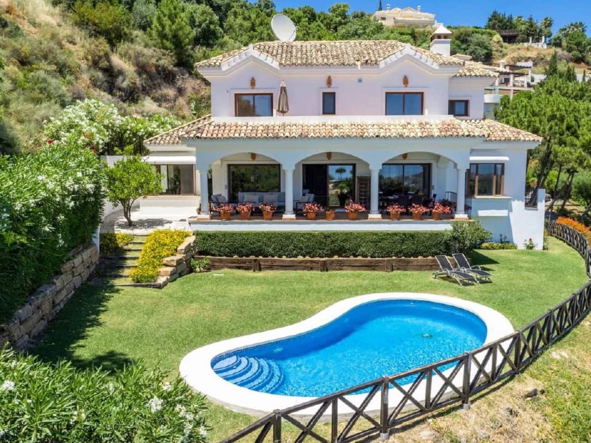 Chalet de 4 habitaciones en Benahavís en venta con piscina garaje - 1.995.000 € (Ref: 7330785)