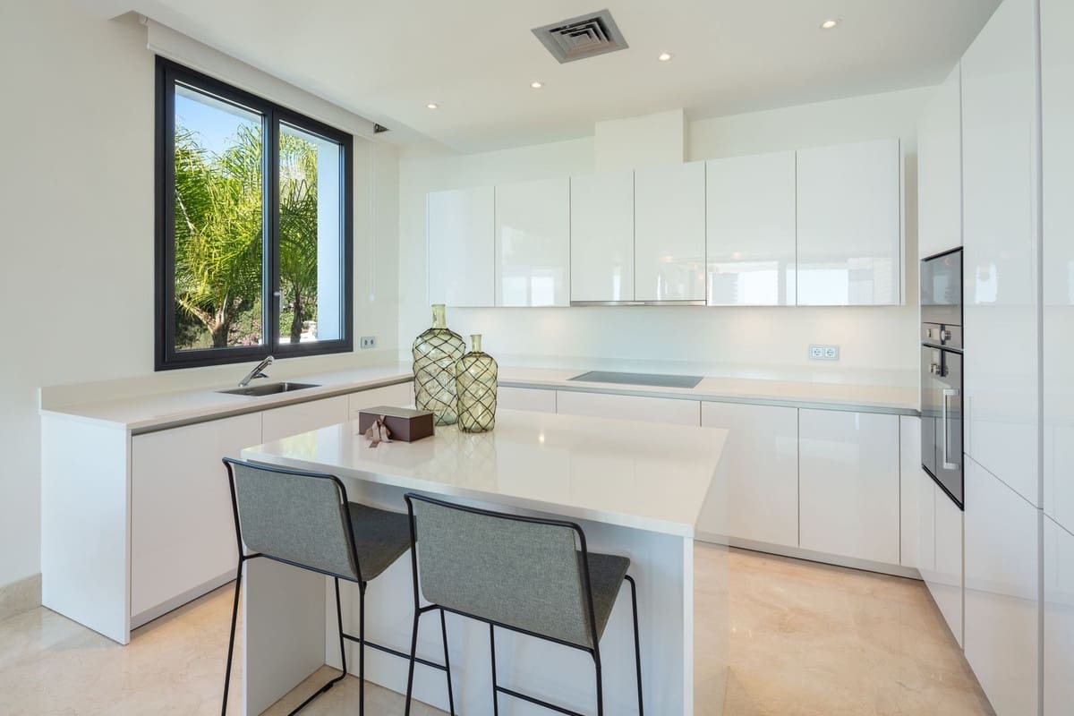 Apartamento de 3 habitaciones en Marbella en venta con piscina garaje - 3.250.000 € (Ref: 7405859)