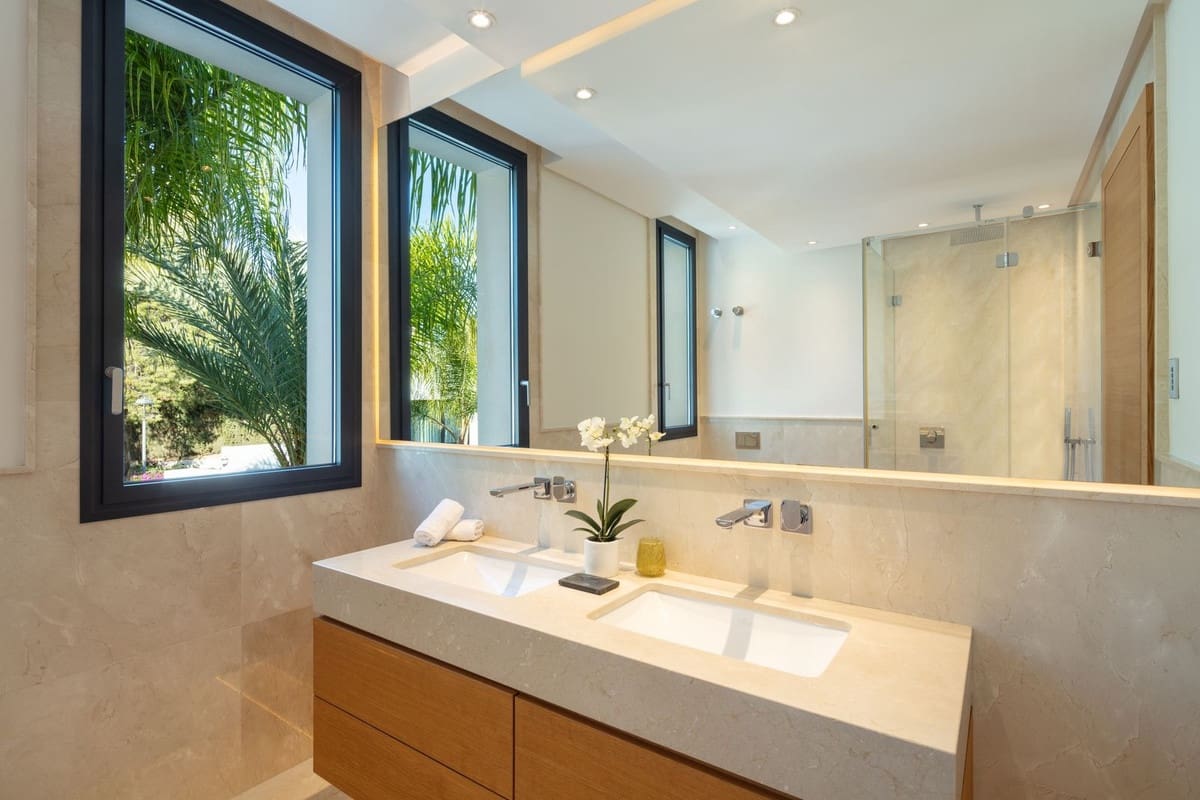 Apartamento de 3 habitaciones en Marbella en venta con piscina garaje - 3.250.000 € (Ref: 7405859)