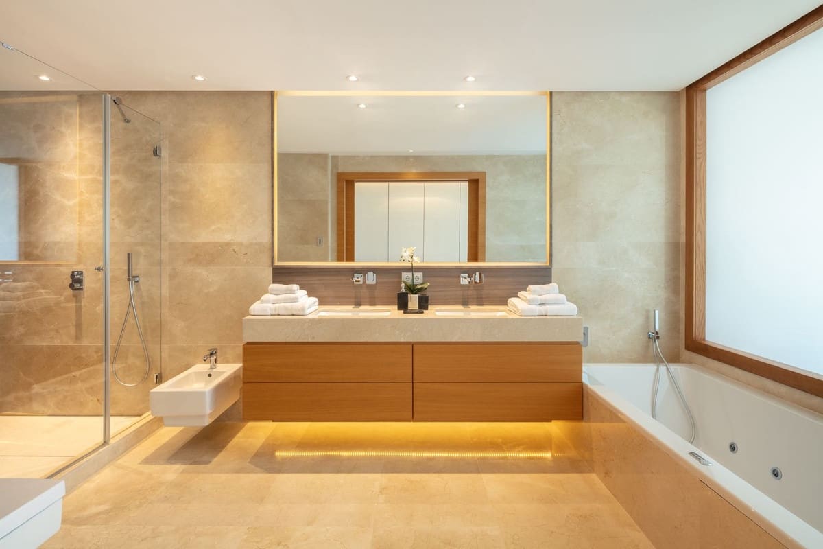 3 bedroom Apartment for sale in Marbella with pool garage - € 3,250,000 (Ref: 7405859)