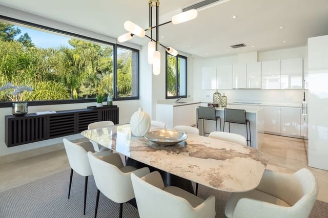 Apartamento de 3 habitaciones en Marbella en venta con piscina garaje - 3.250.000 € (Ref: 7405859)