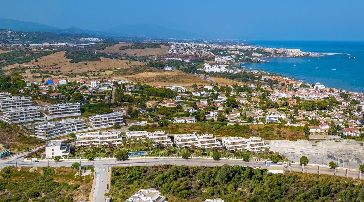 3 slaapkamer Appartement te koop in Estepona met zwembad - € 440.000 (Ref: 7502848)