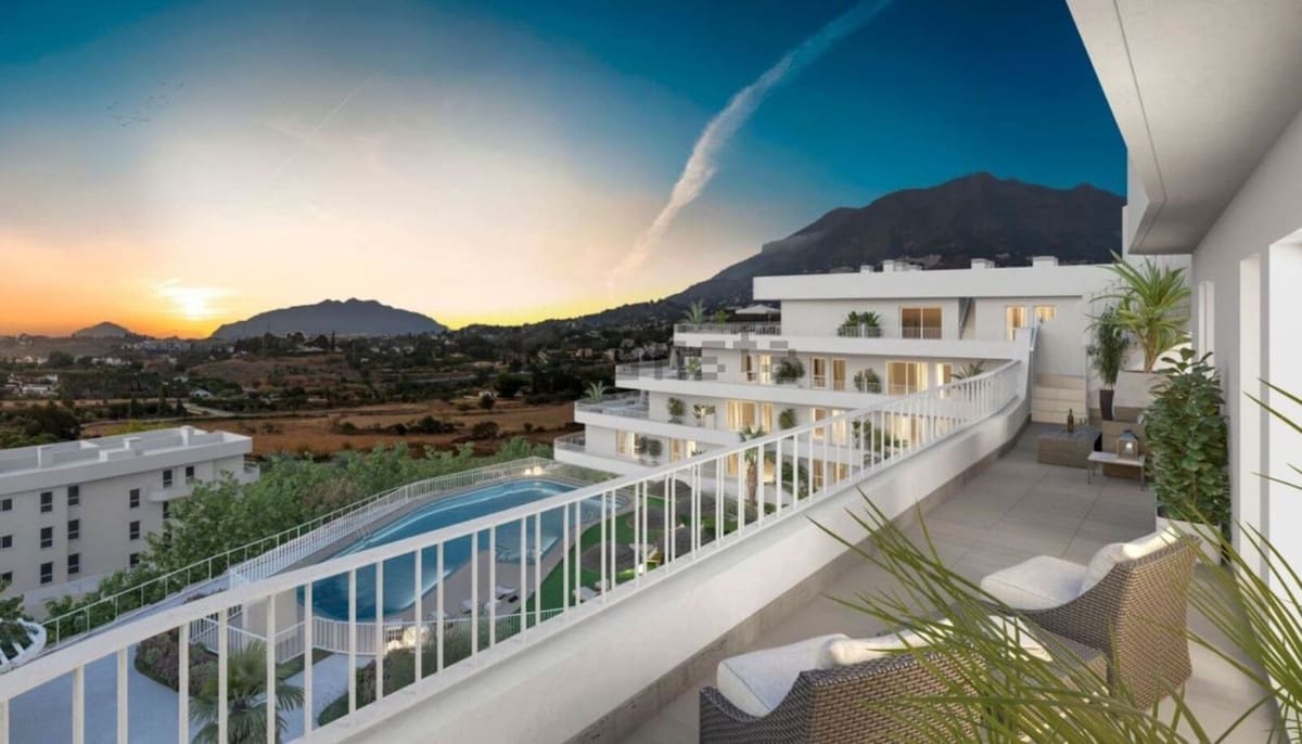 2 bedroom Apartment for sale in Mijas Costa with pool - € 364,950 (Ref: 7565674)