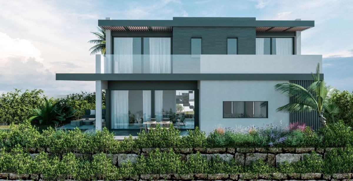 4 bedroom Villa for sale in El Paraiso with pool - € 1,495,000 (Ref: 7565675)