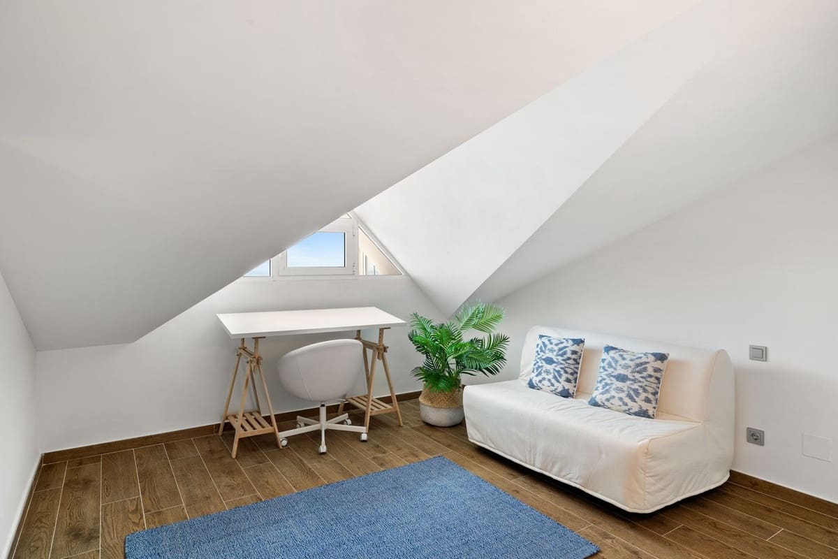 3 slaapkamer Penthouse te koop in Estepona met zwembad garage - € 739.000 (Ref: 7598599)