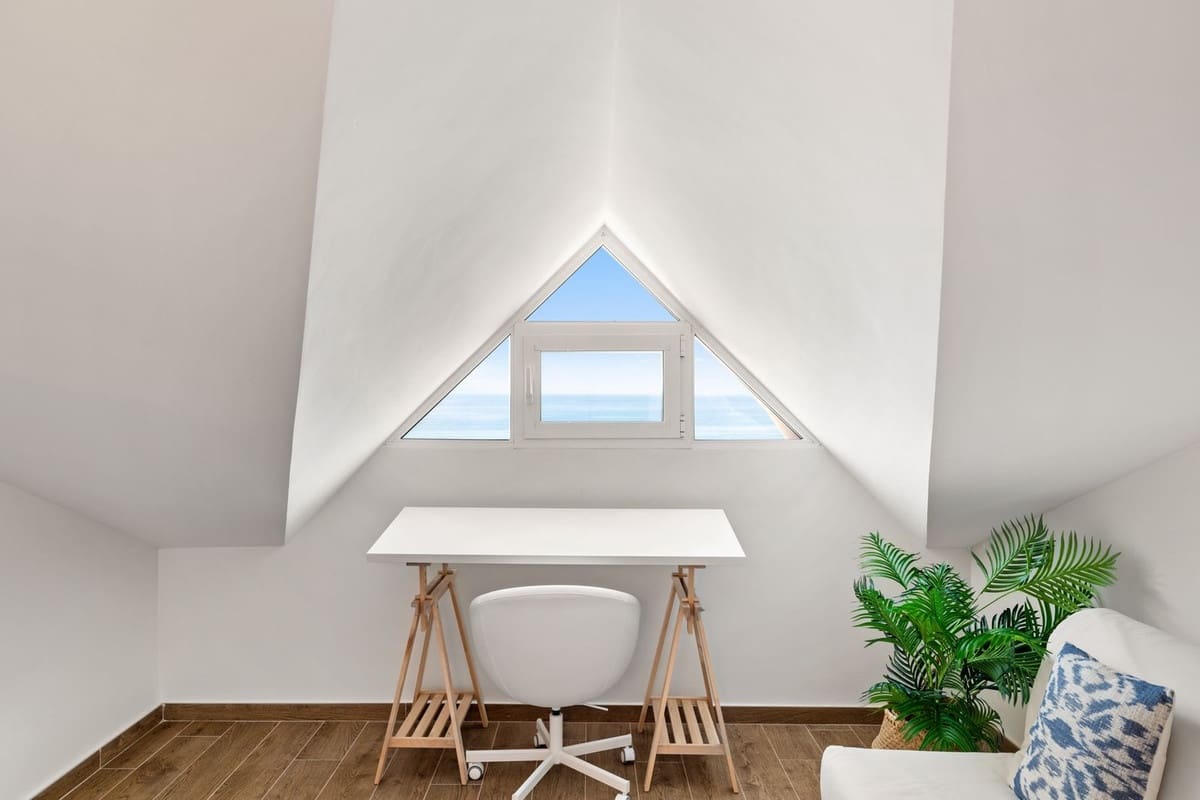 3 slaapkamer Penthouse te koop in Estepona met zwembad garage - € 739.000 (Ref: 7598599)